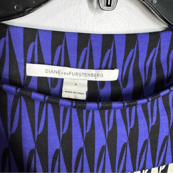 Diane Von Furstenberg 100% Silk Ruri Dress - Picture 3 of 9